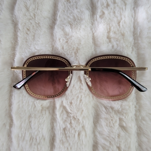 QUAY // ltd ed chrissy teigen collab chain pink brown rimless round sunglasses - Picture 4 of 16